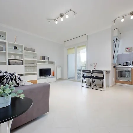 Bilocale Con Vista Sull'aeroporto - Comodo Per Il Viaggio Apartment Fiumicino